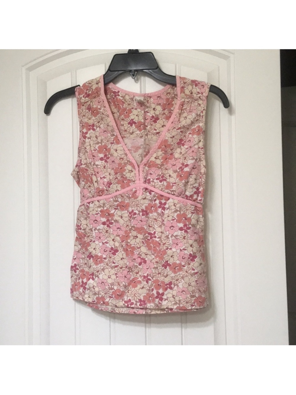 Old Navy Pink Floral Sleeveless V-Neck Tank Top